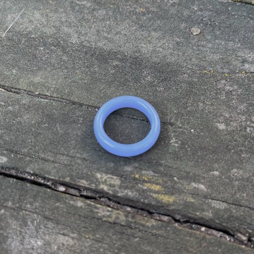 Chalcedón modrý tromlovaný prsteň (6-7cm)