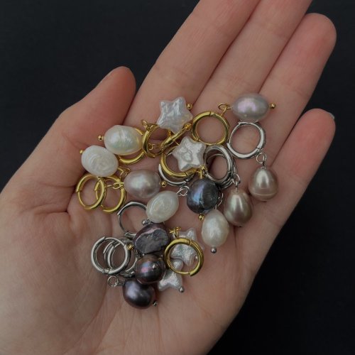 Metalické perly náušnice extra