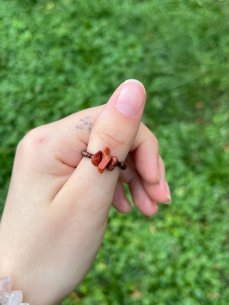 Jaspis červený prsteň sekaný
